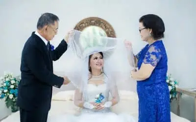 Home 70 Can a Yellowed Wedding Dress Be Restored to White?