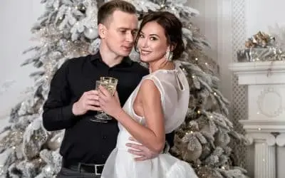 Home 70 Post-Holiday Engagement? Here’s Your Wedding Dress Timeline